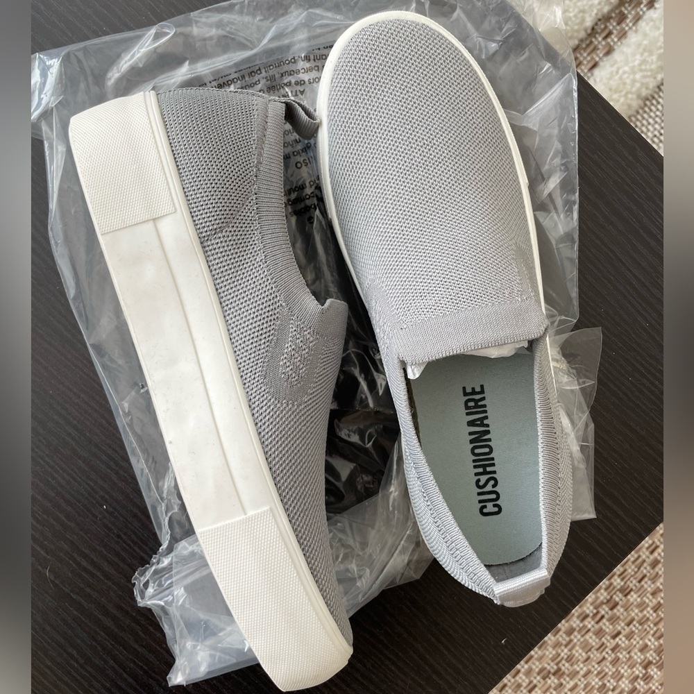 [BRAND NEW] Knit Slip On Sneakers